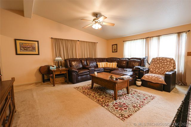 20564 E Dixie Parkway, Tahlequah, OK 74464