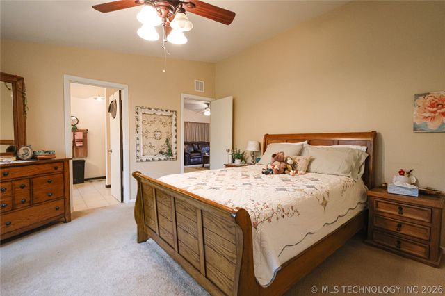 20564 E Dixie Parkway, Tahlequah, OK 74464