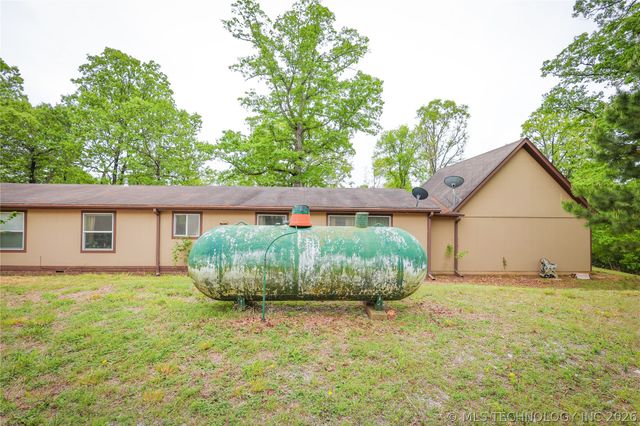20564 E Dixie Parkway, Tahlequah, OK 74464
