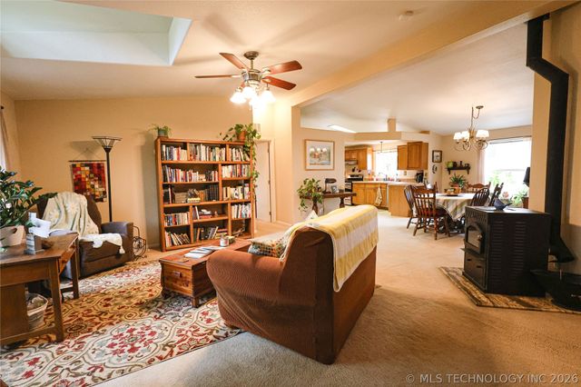 20564 E Dixie Parkway, Tahlequah, OK 74464