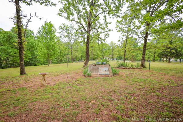 20564 E Dixie Parkway, Tahlequah, OK 74464