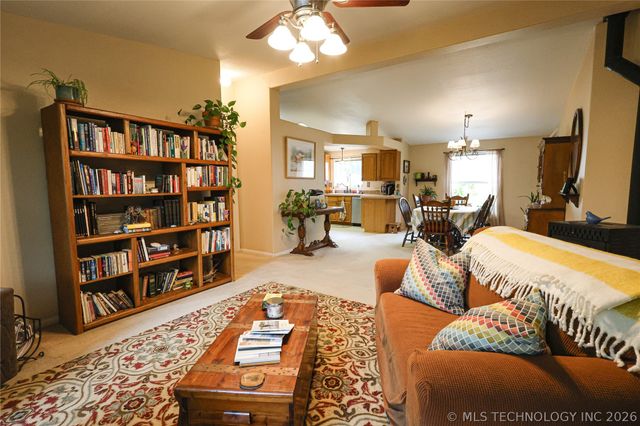 20564 E Dixie Parkway, Tahlequah, OK 74464