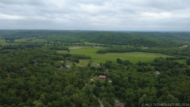 20564 E Dixie Parkway, Tahlequah, OK 74464