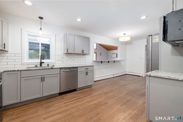 25 Lynn Avenue, Plymouth, CT 06786