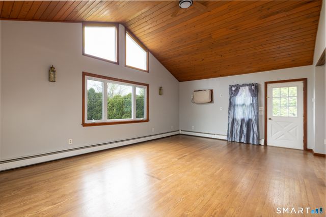 25 Lynn Avenue, Plymouth, CT 06786