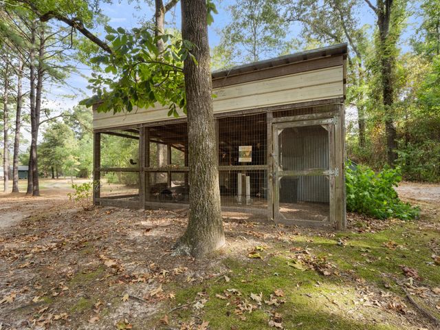 50 Paradise Ln, Hornbeck, LA 71439