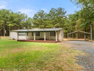 50 Paradise Ln, Hornbeck, LA 71439