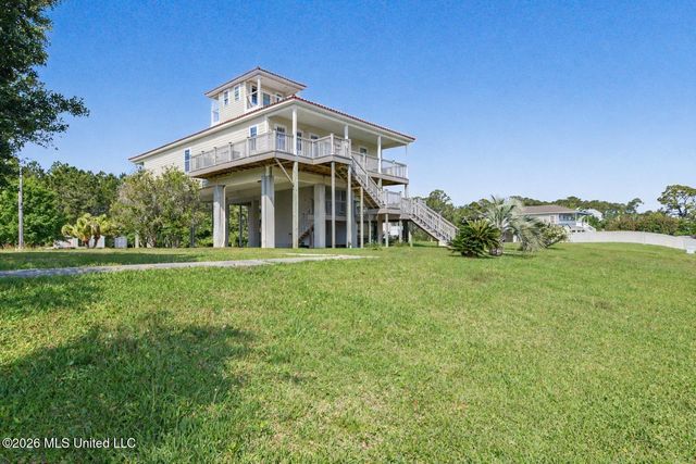 124 Elm Lane, Pass Christian, MS 39571