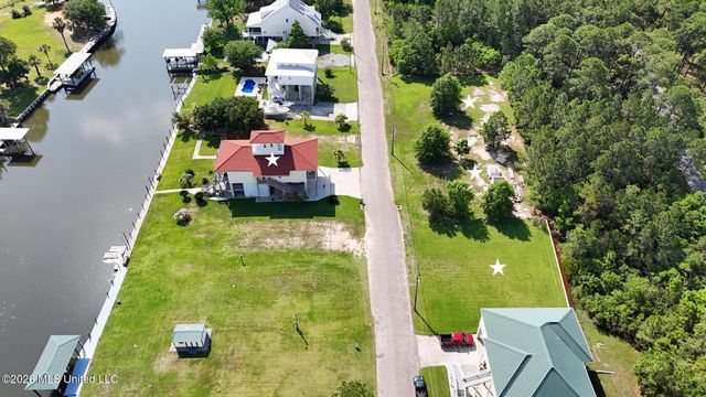 124 Elm Lane, Pass Christian, MS 39571