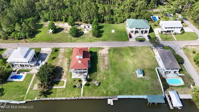 124 Elm Lane, Pass Christian, MS 39571