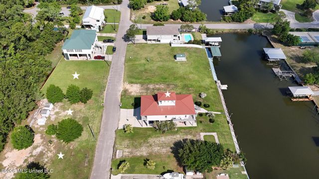 124 Elm Lane, Pass Christian, MS 39571
