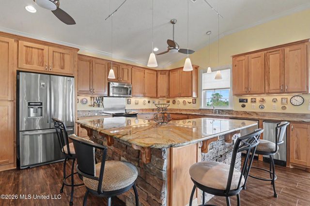 124 Elm Lane, Pass Christian, MS 39571