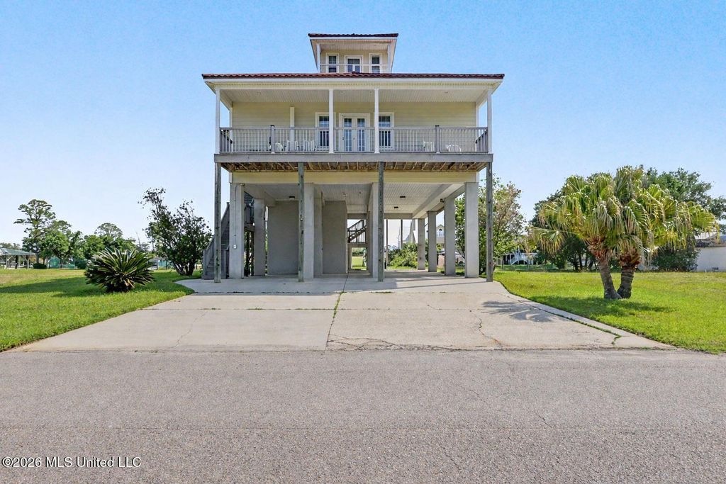 124 Elm Lane, Pass Christian, MS 39571