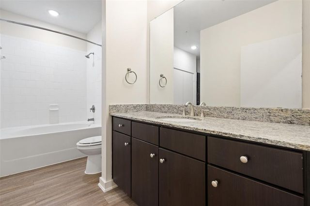 1900 Barton Springs RD 5007, Austin, TX 78704