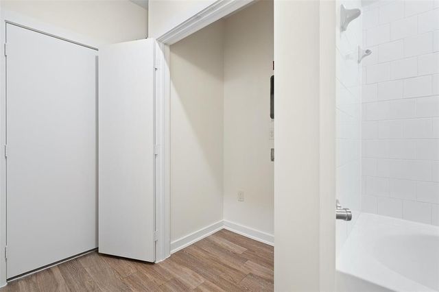 1900 Barton Springs RD 5007, Austin, TX 78704