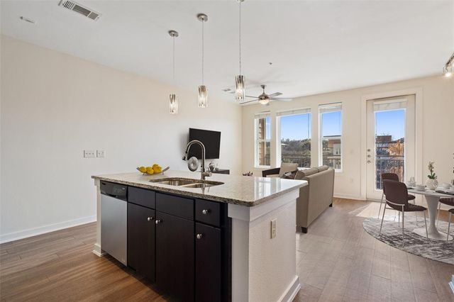 1900 Barton Springs RD 5007, Austin, TX 78704