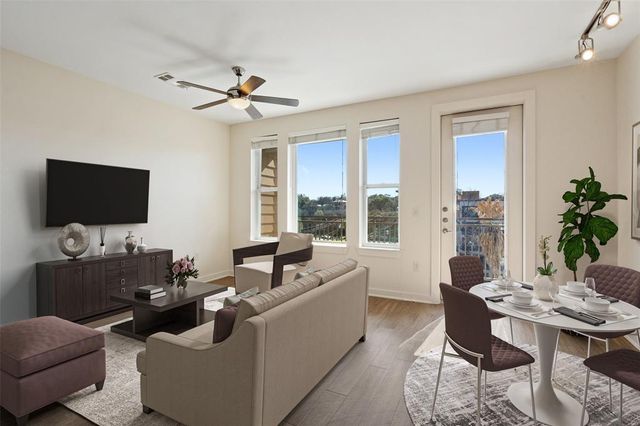 1900 Barton Springs RD 5007, Austin, TX 78704