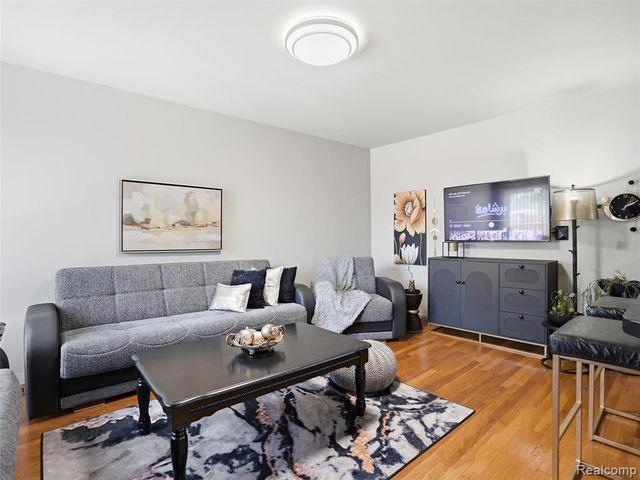 33810 Brookshire Drive, Sterling Heights, MI 48312