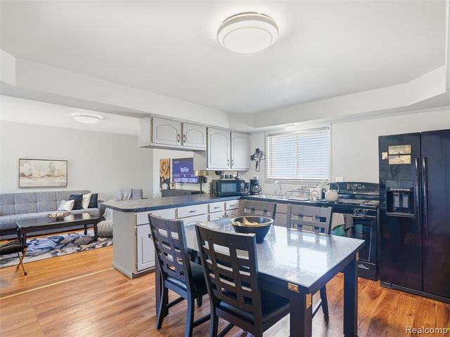 33810 Brookshire Drive, Sterling Heights, MI 48312