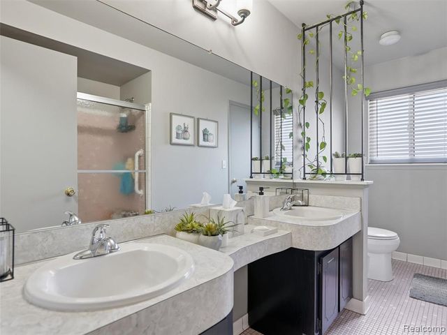 33810 Brookshire Drive, Sterling Heights, MI 48312