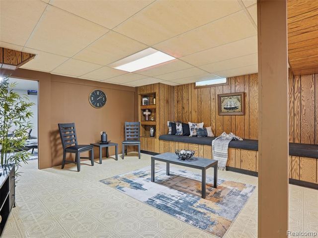 33810 Brookshire Drive, Sterling Heights, MI 48312