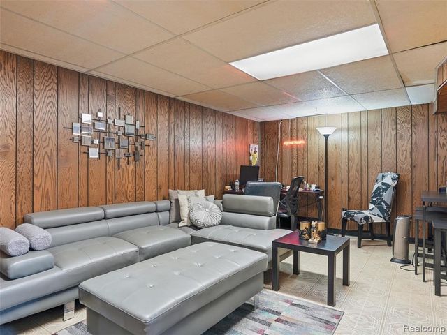33810 Brookshire Drive, Sterling Heights, MI 48312