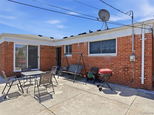 33810 Brookshire Drive, Sterling Heights, MI 48312