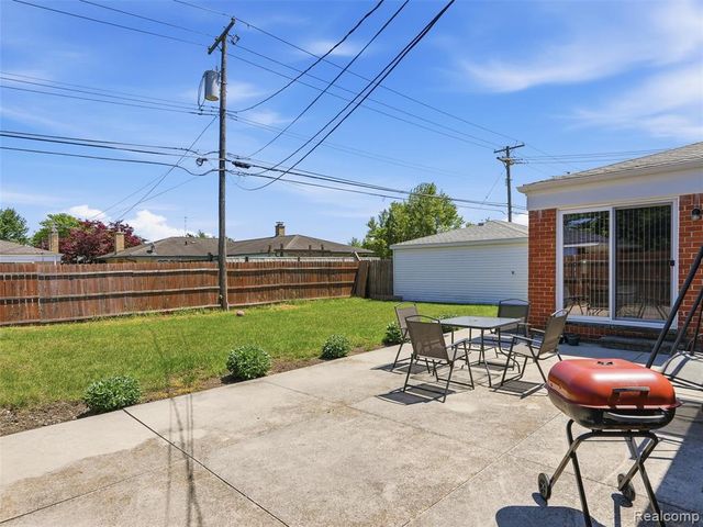 33810 Brookshire Drive, Sterling Heights, MI 48312