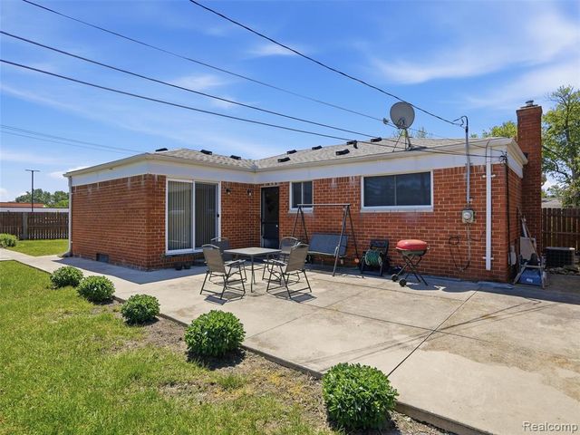 33810 Brookshire Drive, Sterling Heights, MI 48312