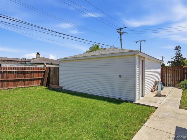 33810 Brookshire Drive, Sterling Heights, MI 48312