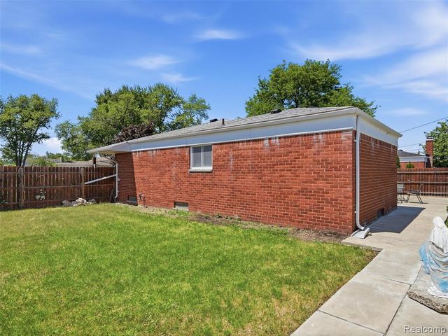 33810 Brookshire Drive, Sterling Heights, MI 48312