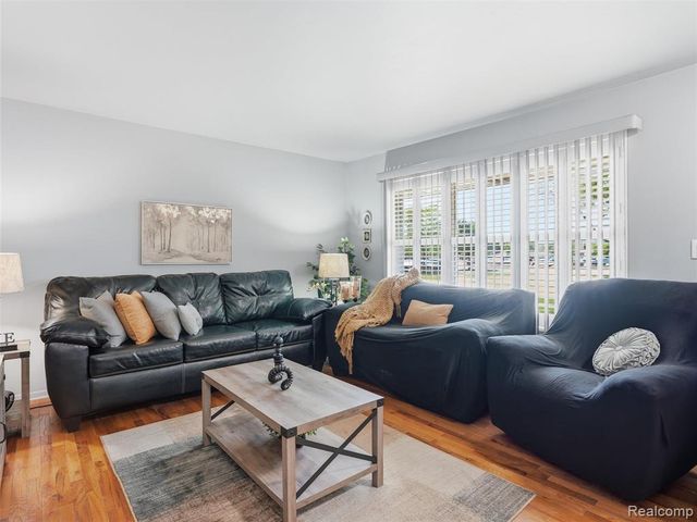 33810 Brookshire Drive, Sterling Heights, MI 48312