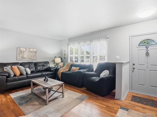33810 Brookshire Drive, Sterling Heights, MI 48312