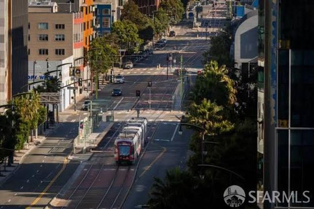 182 Jerrold Avenue, San Francisco, CA 94124