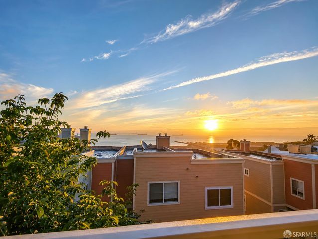 182 Jerrold Avenue, San Francisco, CA 94124