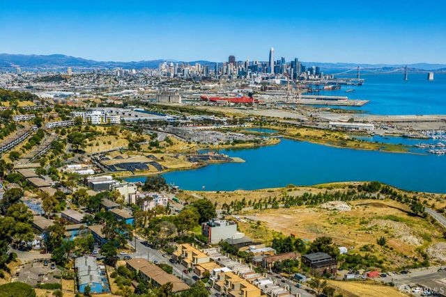 182 Jerrold Avenue, San Francisco, CA 94124