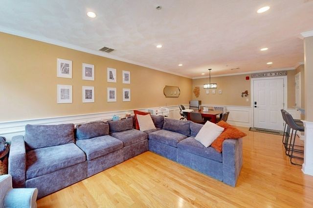215 Harvard 19, Medford, MA 02155