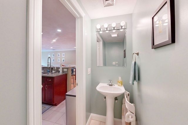 215 Harvard 19, Medford, MA 02155