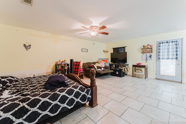 9543 Quiet Creek Rd, Milton, FL 32570