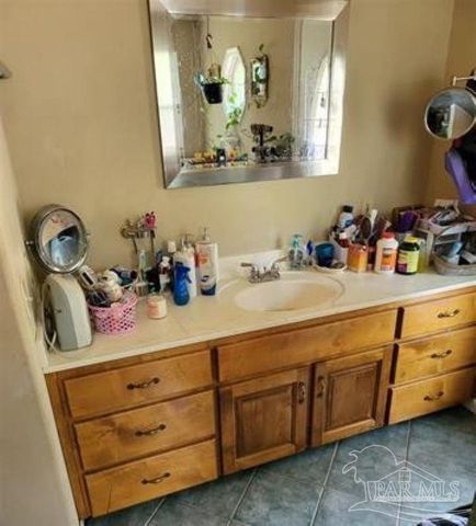 9543 Quiet Creek Rd, Milton, FL 32570