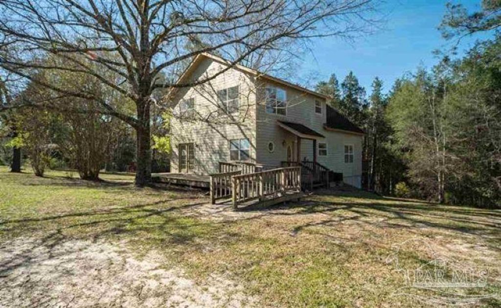 9543 Quiet Creek Rd, Milton, FL 32570