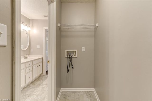 3 Tannenbaum Circle, Greensboro, NC 27410