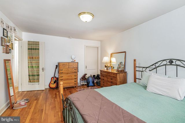 10 W POMFRET ST, Carlisle, PA 17013