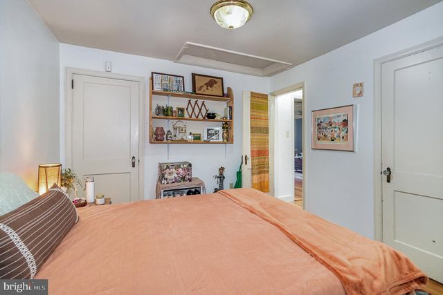 10 W POMFRET ST, Carlisle, PA 17013