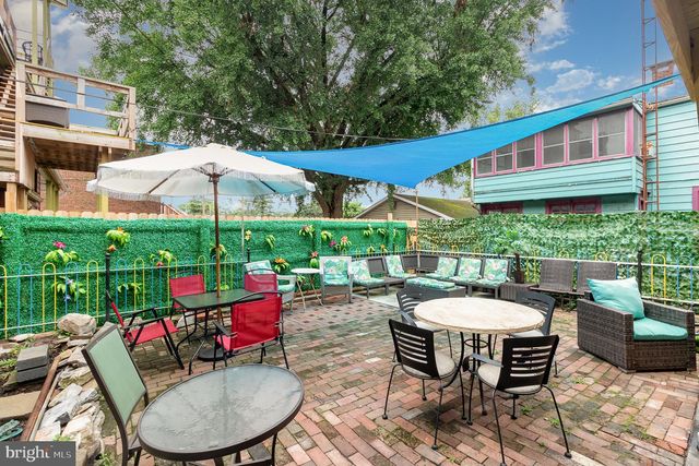 10 W POMFRET ST, Carlisle, PA 17013