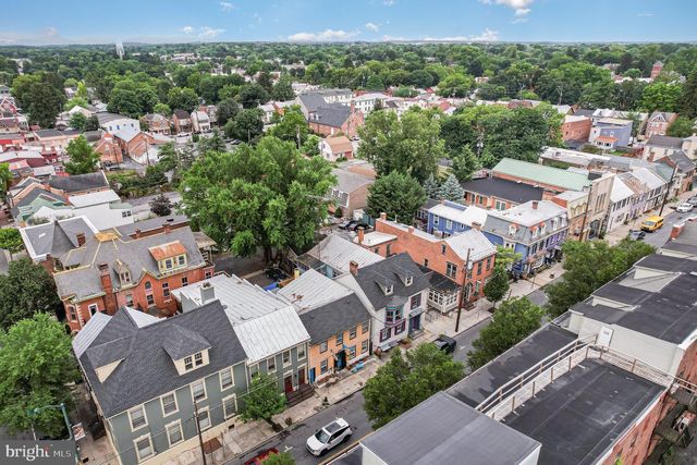 10 W POMFRET ST, Carlisle, PA 17013