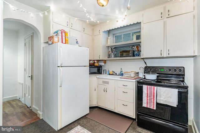 10 W POMFRET ST, Carlisle, PA 17013