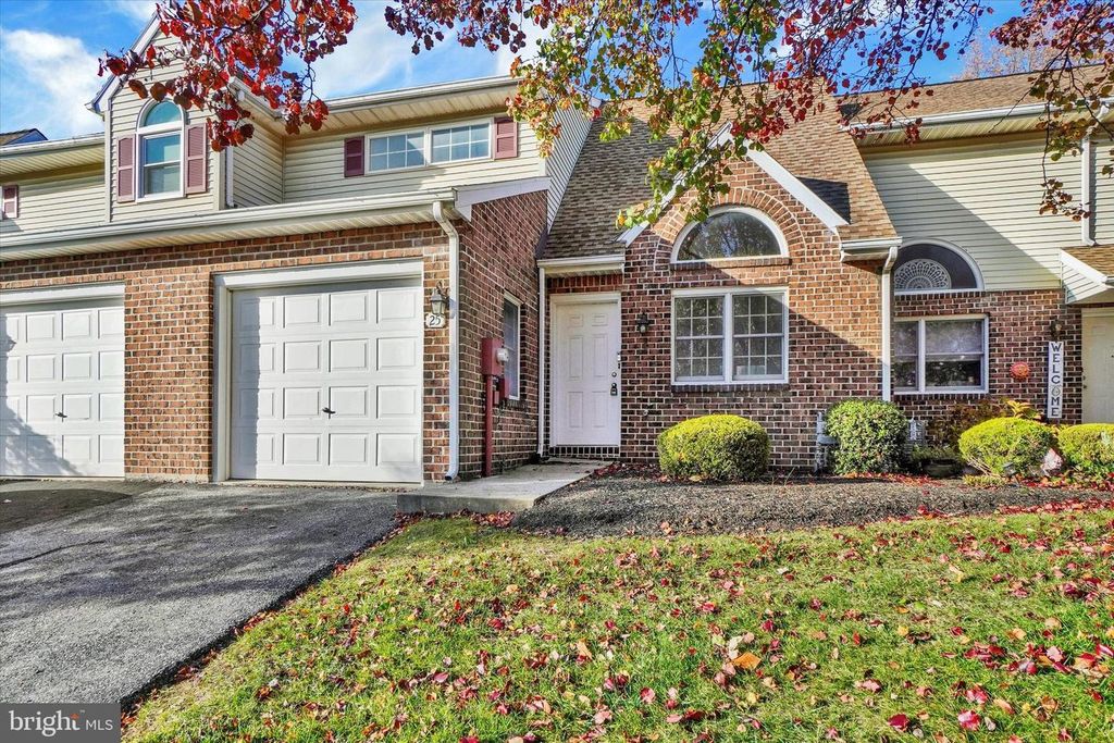 25 JEAN LO WAY, York, PA 17406