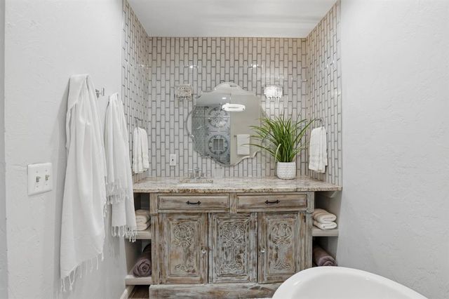 7206 Skylark Court, Oklahoma City, OK 73162