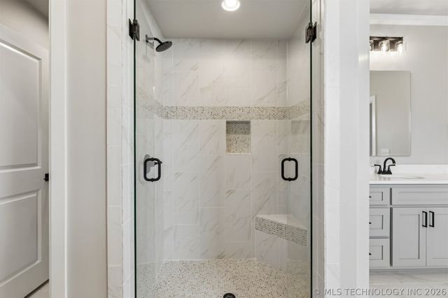 214 E 164th Place S, Glenpool, OK 74033